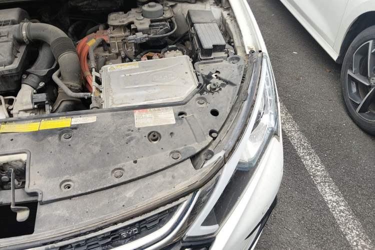 Used BYD Qin New Energy 2017 1.5T Luxury Model Engine Bay Left