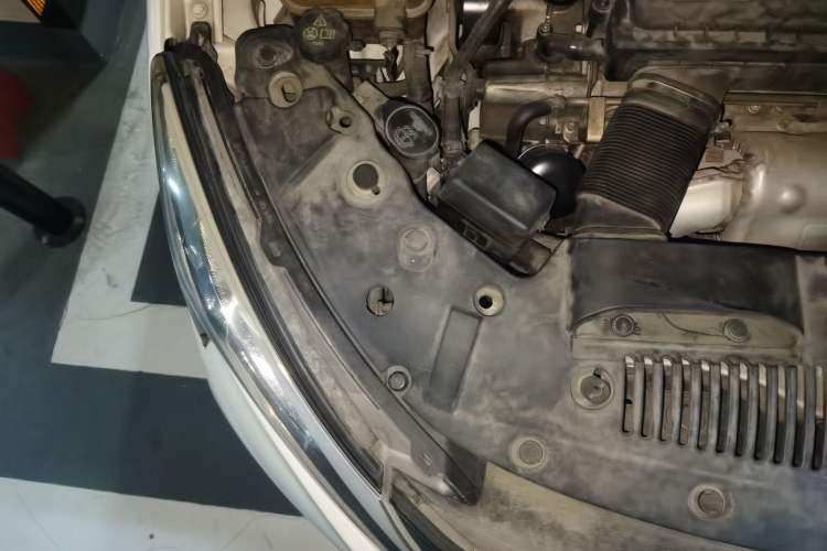 Used BYD Qin New Energy 2017 1.5T Luxury Model Engine Bay Right