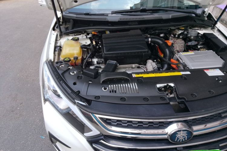 Used BYD Qin New Energy 2017 1.5T Luxury Model Engine Bay Right
