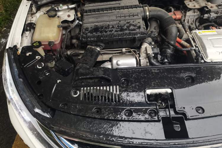 Used BYD Qin New Energy 2017 1.5T Luxury Model Engine Bay Right