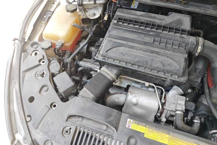 Used BYD Qin New Energy 2017 1.5T Luxury Model Engine Bay Right