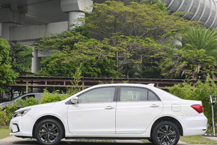 Used BYD Qin New Energy 2017 1.5T Luxury Model Exterior 2