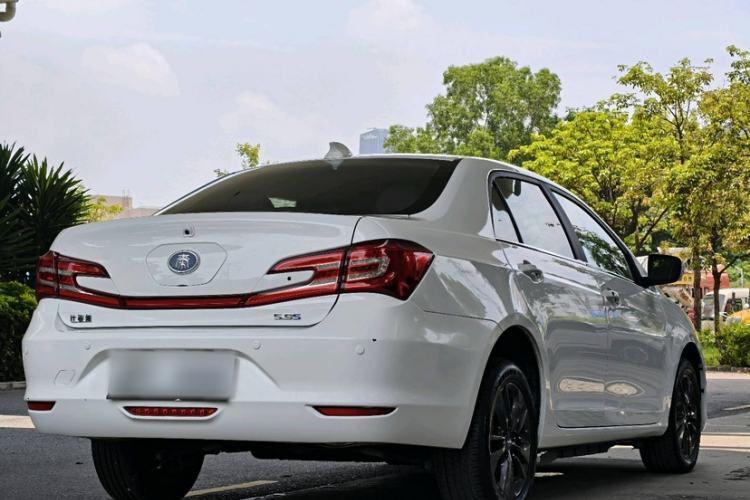 Used BYD Qin New Energy 2017 1.5T Luxury Model Exterior 3