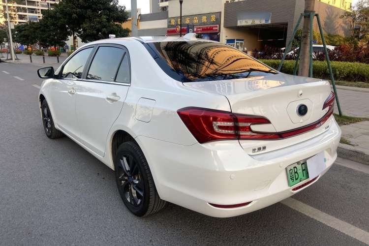 Used BYD Qin New Energy 2017 1.5T Luxury Model Exterior 4