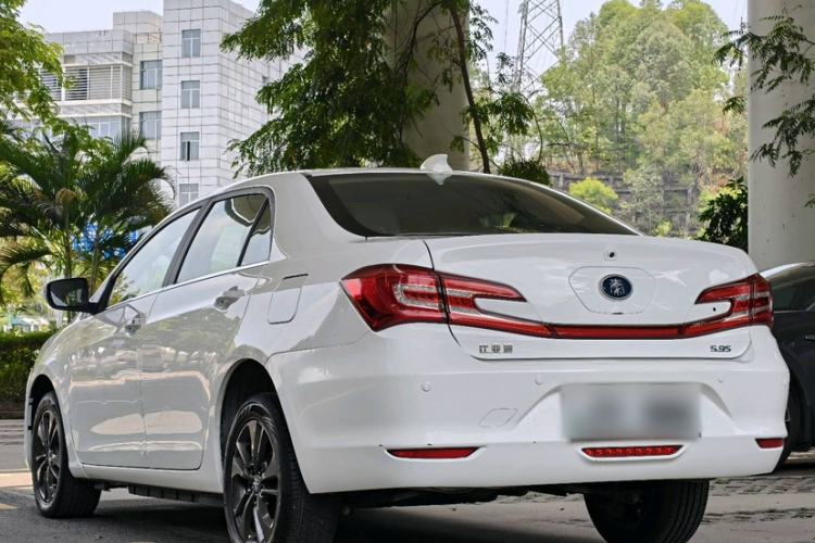 Used BYD Qin New Energy 2017 1.5T Luxury Model Exterior 4