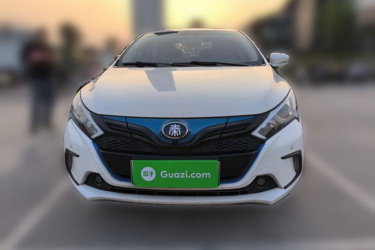 Used BYD Qin New Energy 2017 Qin EV300 Flagship Model Front