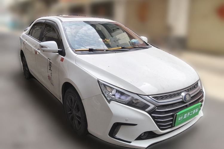 Used BYD Qin New Energy 2017 1.5T Luxury Model Front Right 45 Deg