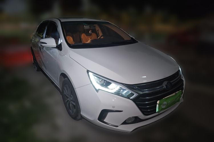 Used BYD Qin New Energy 2017 1.5T Luxury Model Front Right 45 Deg
