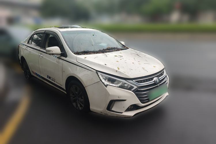 Used BYD Qin New Energy 2017 1.5T Luxury Model Front Right 45 Deg