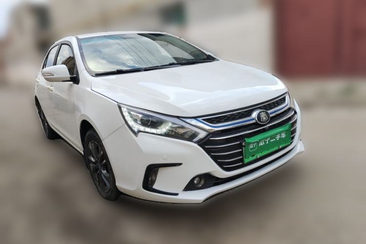 Used BYD Qin New Energy 2017 Qin 1.5T 100 Front Right 45 Deg