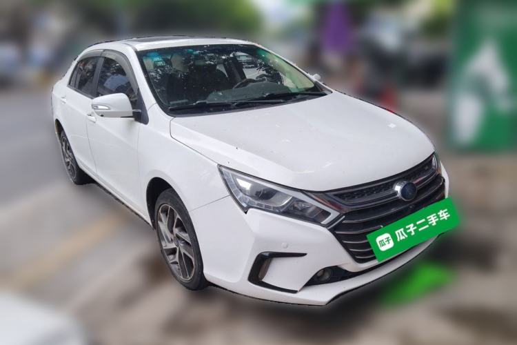 Used BYD Qin New Energy 2017 Qin 1.5T 100 Front Right 45 Deg