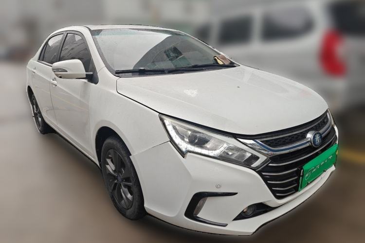 Used BYD Qin New Energy 2017 1.5T Luxury Model Front Right 45 Deg
