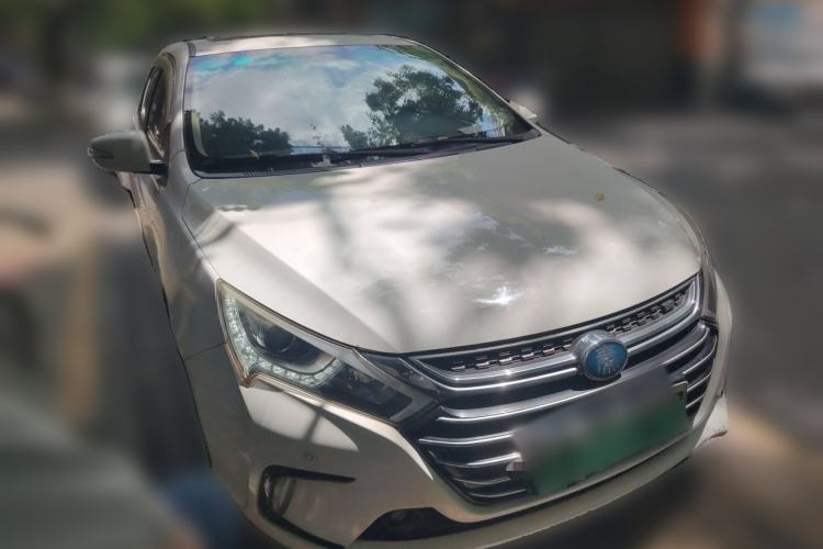 Used BYD Qin New Energy 2017 1.5T Luxury Model Front Right 45 Deg