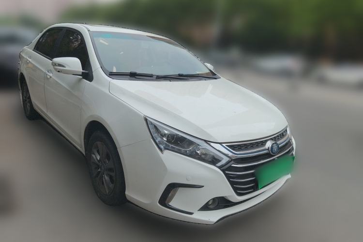 Used BYD Qin New Energy 2017 1.5T Luxury Model Front Right 45 Deg