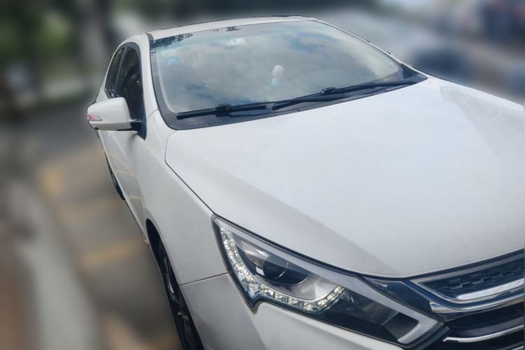 Used BYD Qin New Energy 2017 1.5T Luxury Model Front Right 45 Deg