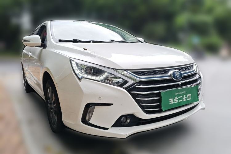 Used BYD Qin New Energy 2017 1.5T Luxury Model Front Right 45 Deg