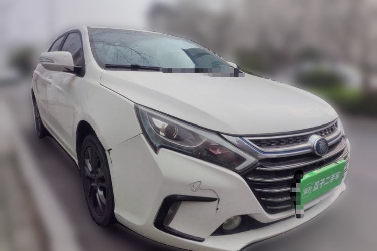 Used BYD Qin New Energy 2017 Qin 1.5T 100 Front Right 45 Deg