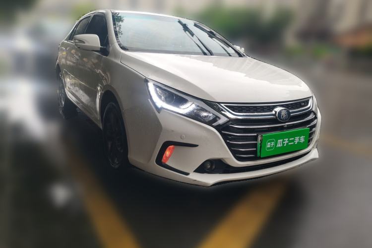 Used BYD Qin New Energy 2017 1.5T Luxury Model Front Right 45 Deg