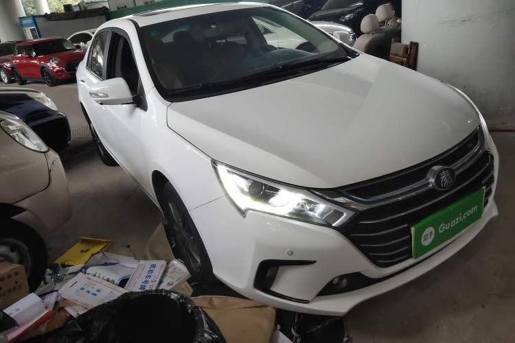 Used BYD Qin New Energy 2017 1.5T Luxury Model Front Right 45 Deg