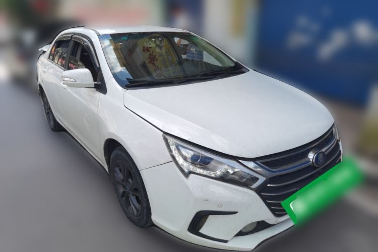 Used BYD Qin New Energy 2017 Qin 1.5T 100 Front Right 45 Deg