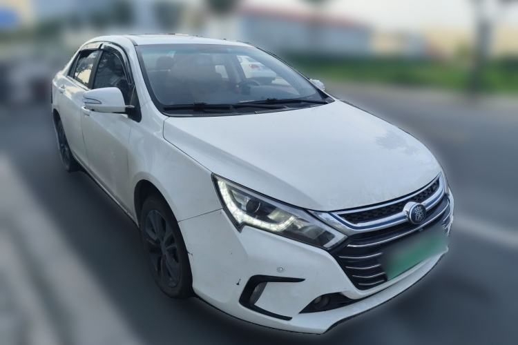 Used BYD Qin New Energy 2017 1.5T Luxury Model Front Right 45 Deg