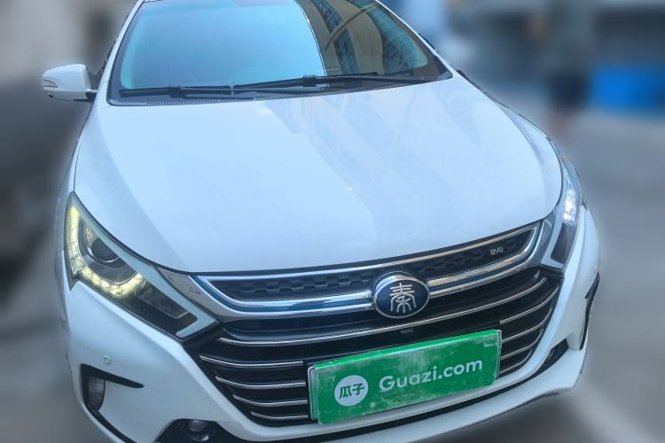 Used BYD Qin New Energy 2017 Qin 1.5T 100 Front Right 45 Deg
