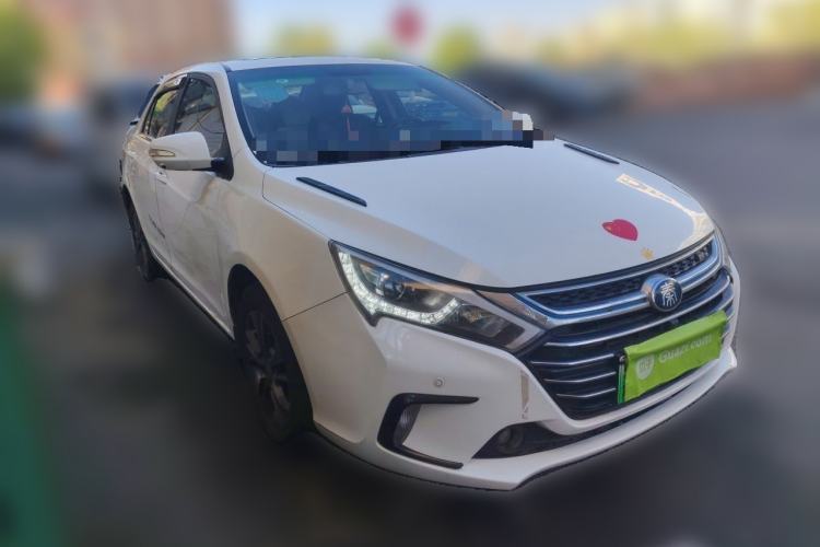 Used BYD Qin New Energy 2017 1.5T Luxury Model Front Right 45 Deg