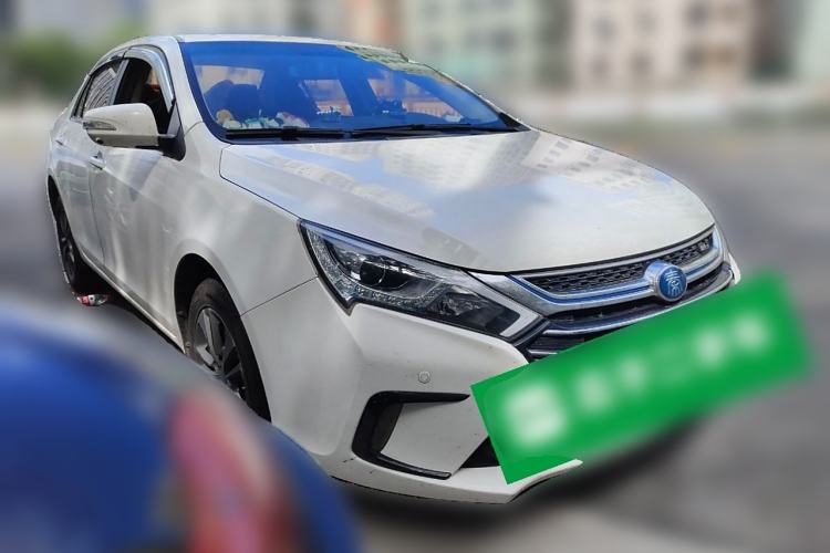 Used BYD Qin New Energy 2017 1.5T Luxury Model Front Right 45 Deg
