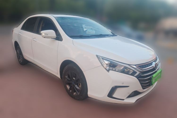 Used BYD Qin New Energy 2017 1.5T Luxury Model Front Right 45 Deg