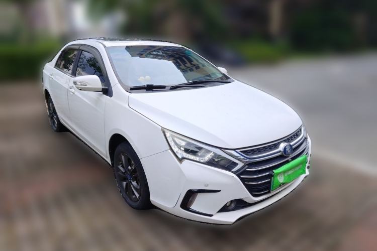 Used BYD Qin New Energy 2017 1.5T Luxury Model Front Right 45 Deg