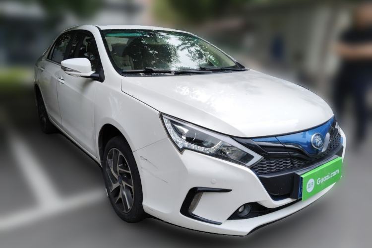 Used BYD Qin New Energy 2017 Qin EV300 Flagship Model Front Right 45 Deg