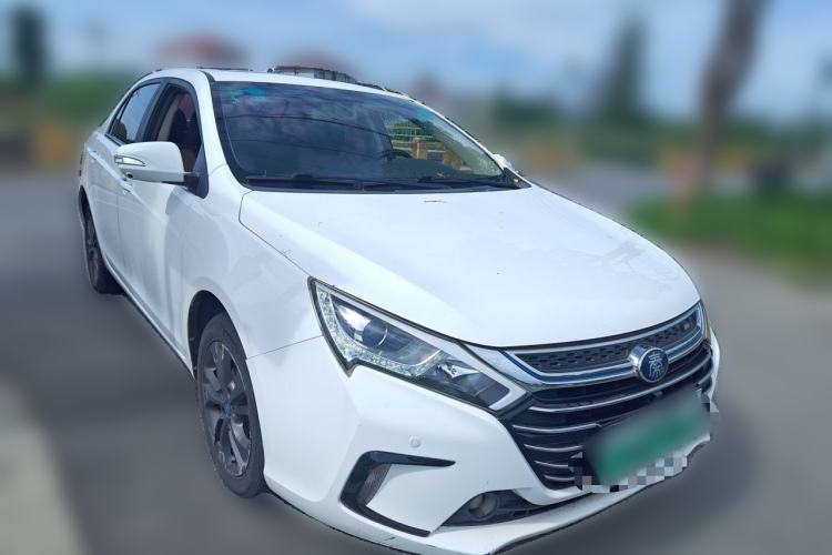 Used BYD Qin New Energy 2017 1.5T Luxury Model Front Right 45 Deg
