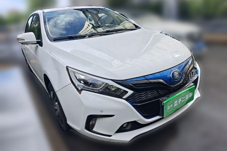 Used BYD Qin New Energy 2017 Qin EV300 Luxury Edition Front Right 45 Deg