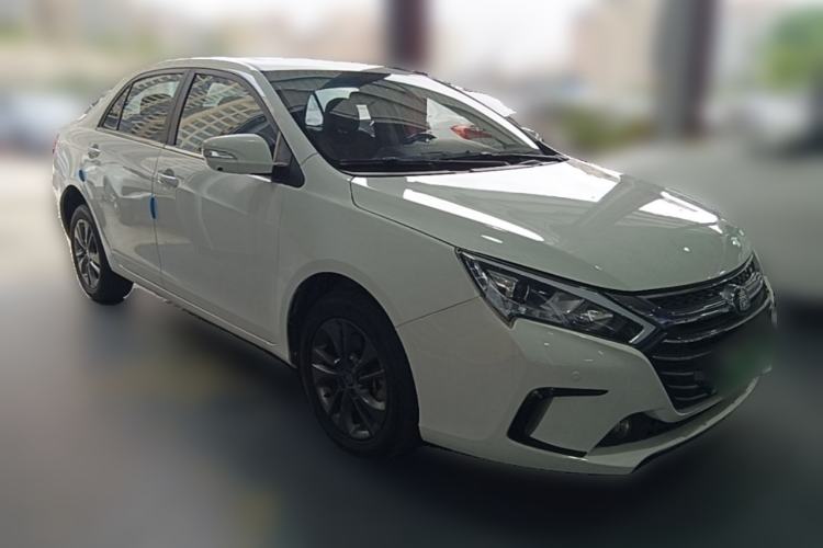 Used BYD Qin New Energy 2017 1.5T Luxury Model Front Right 45 Deg