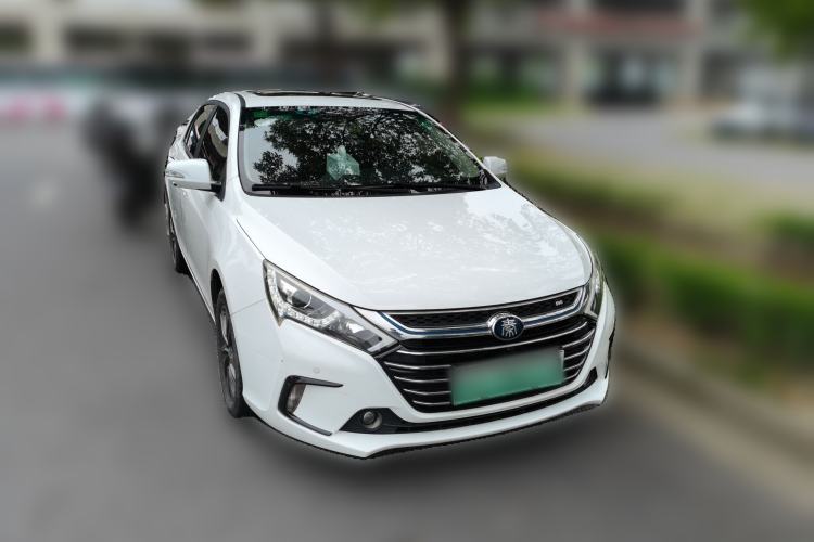 Used BYD Qin New Energy 2017 1.5T Luxury Model Front Right 45 Deg
