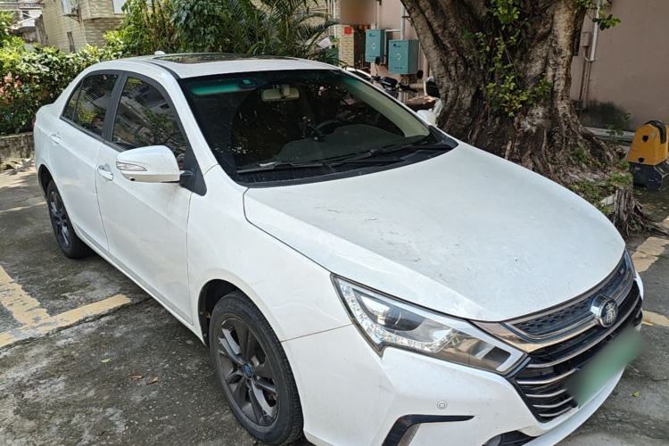Used BYD Qin New Energy 2017 1.5T Luxury Model Front Right 45 Deg