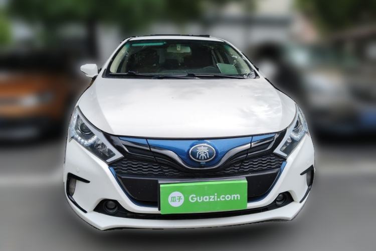 Used BYD Qin New Energy 2017 Qin EV300 Flagship Model Front