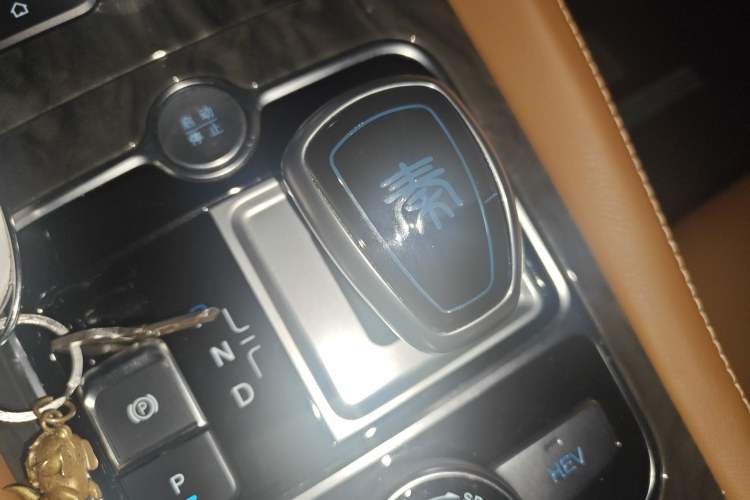 Used BYD Qin New Energy 2017 1.5T Luxury Model Gear Lever
