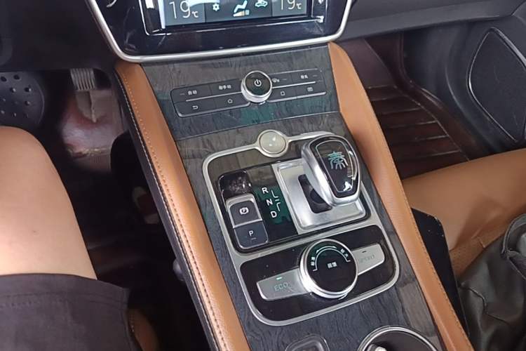 Used BYD Qin New Energy 2017 Qin EV300 Luxury Edition Gear Lever