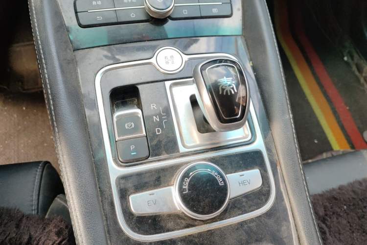 Used BYD Qin New Energy 2017 Qin 1.5T 100 Gear Lever