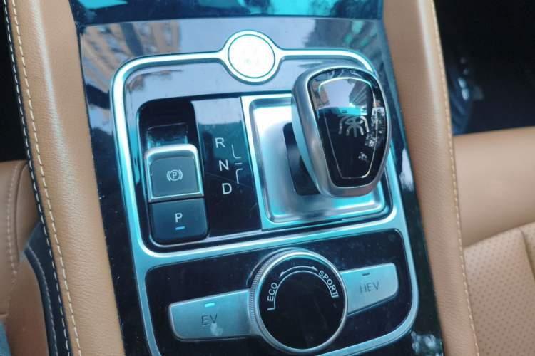 Used BYD Qin New Energy 2017 1.5T Luxury Model Gear Lever