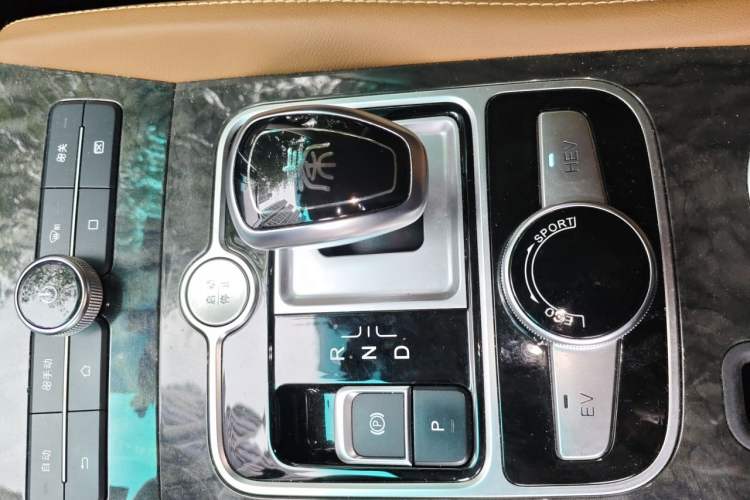 Used BYD Qin New Energy 2017 1.5T Luxury Model Gear Lever