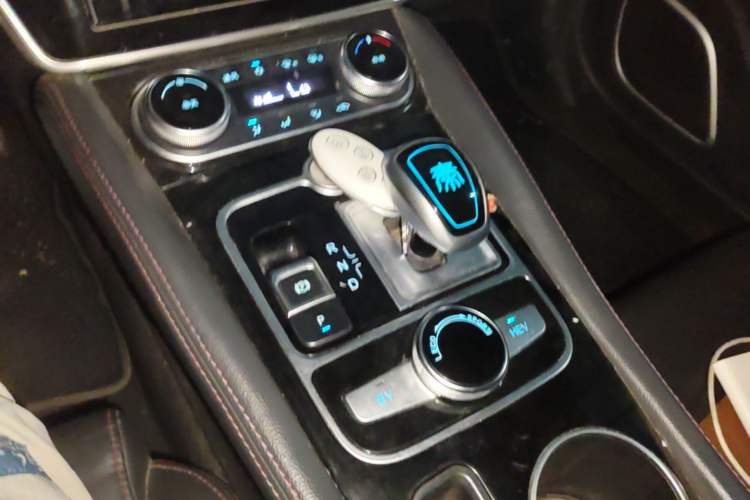 Used BYD Qin New Energy 2017 Qin 1.5T 100 Gear Lever
