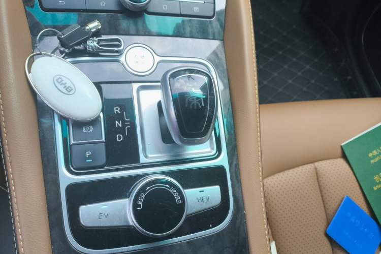 Used BYD Qin New Energy 2017 Qin 1.5T 100 Gear Lever