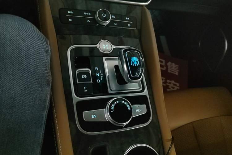 Used BYD Qin New Energy 2017 1.5T Luxury Model Gear Lever