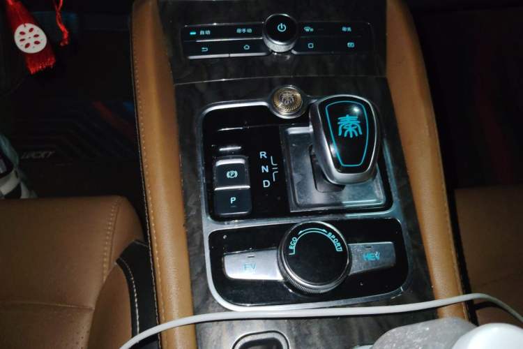 Used BYD Qin New Energy 2017 1.5T Luxury Model Gear Lever