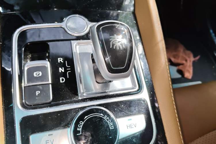 Used BYD Qin New Energy 2017 1.5T Luxury Model Gear Lever