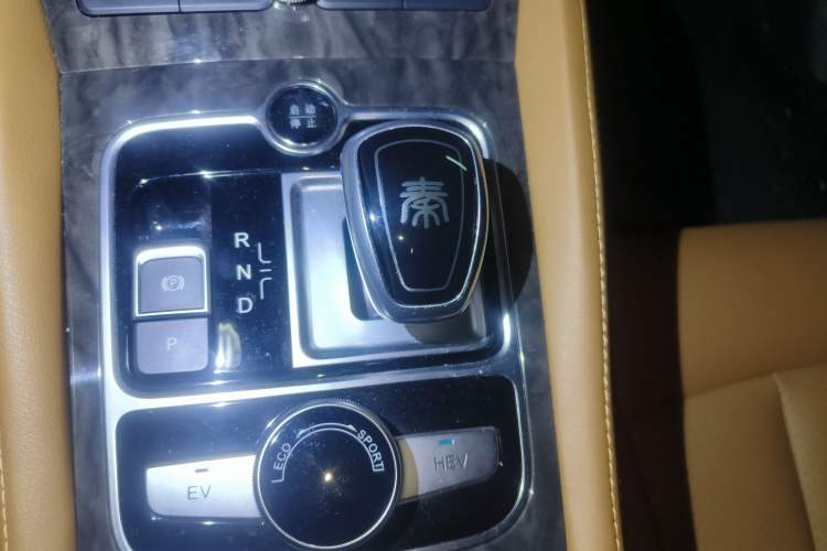 Used BYD Qin New Energy 2017 1.5T Luxury Model Gear Lever