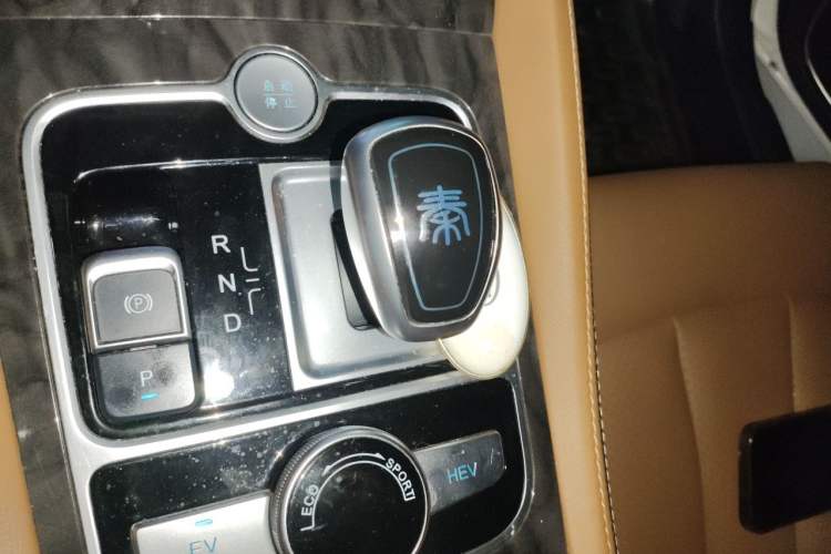 Used BYD Qin New Energy 2017 1.5T Luxury Model Gear Lever