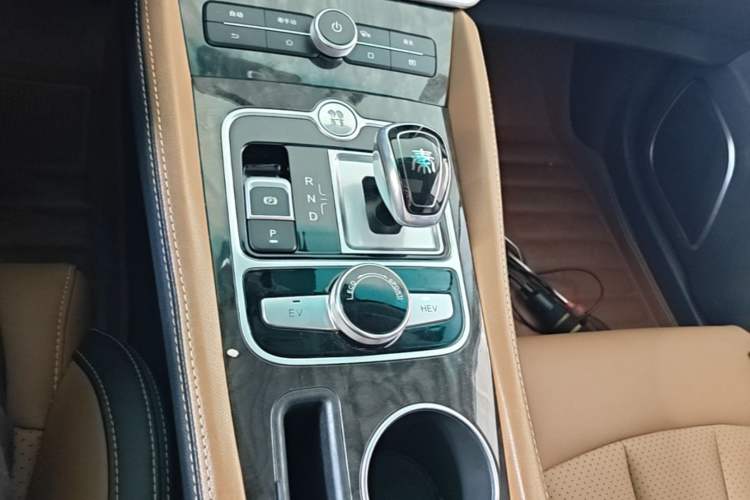 Used BYD Qin New Energy 2017 1.5T Luxury Model Gear Lever